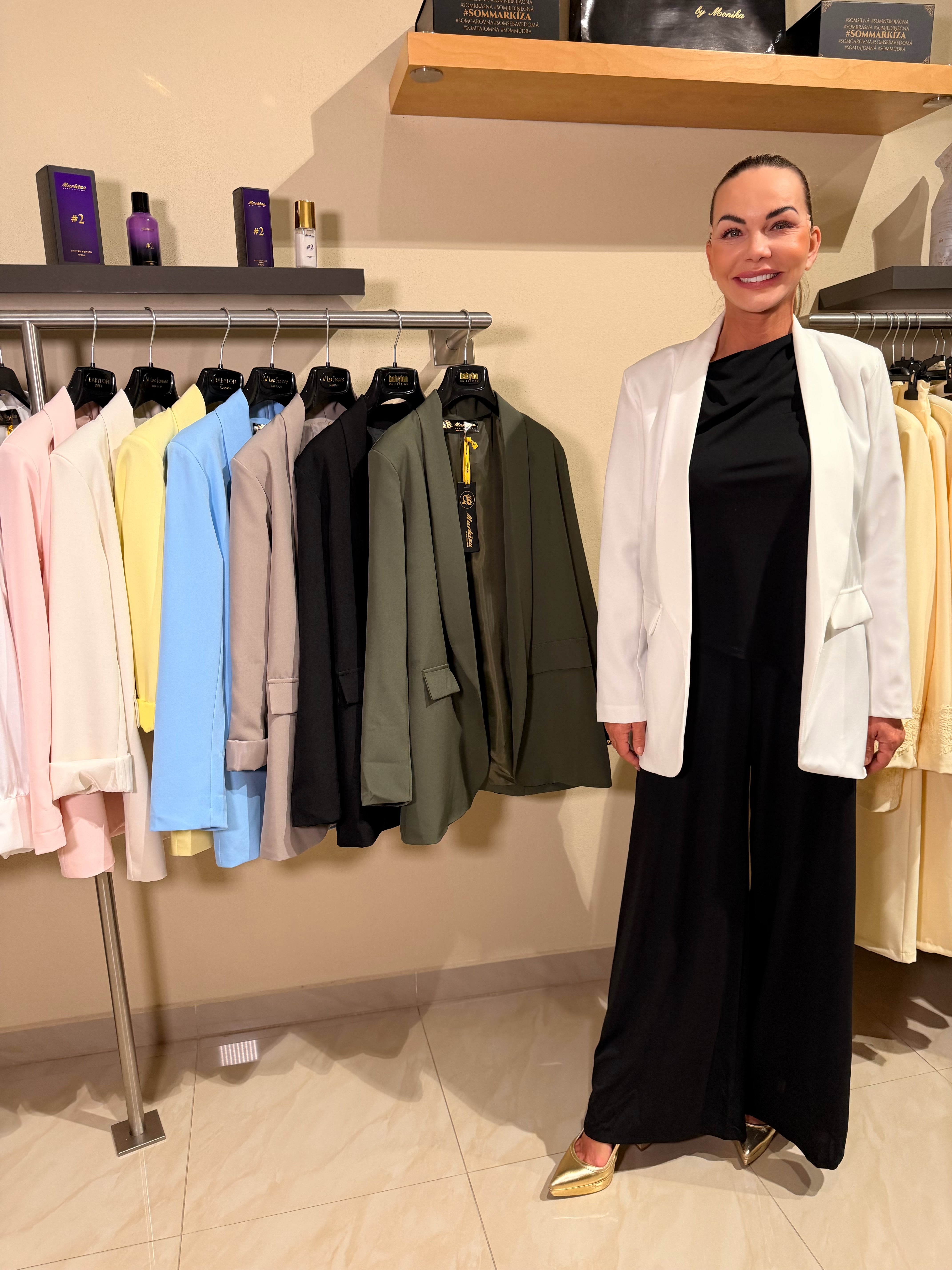 Saká, kostýmy, súpravy, mikiny