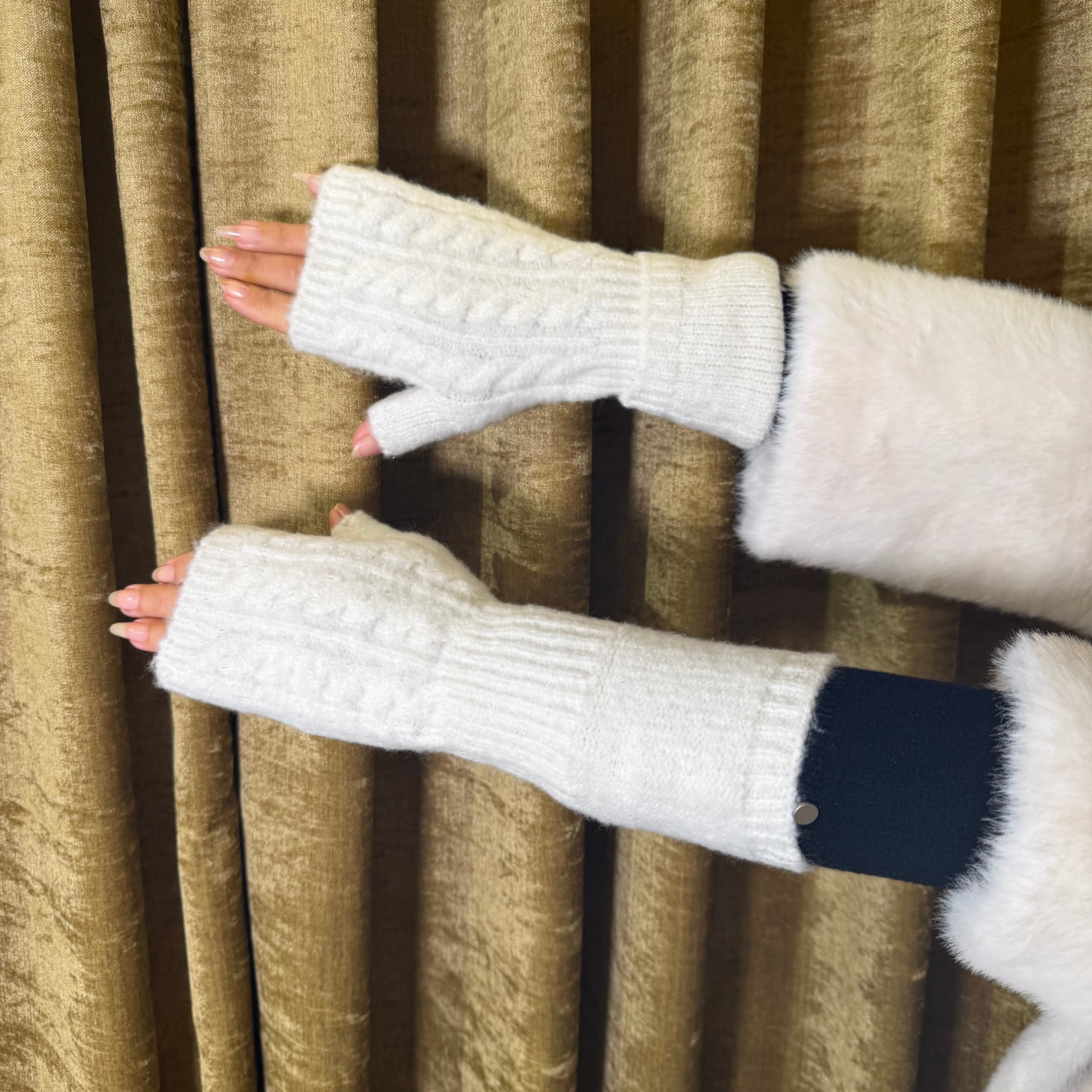 Rukavice s osmičkami