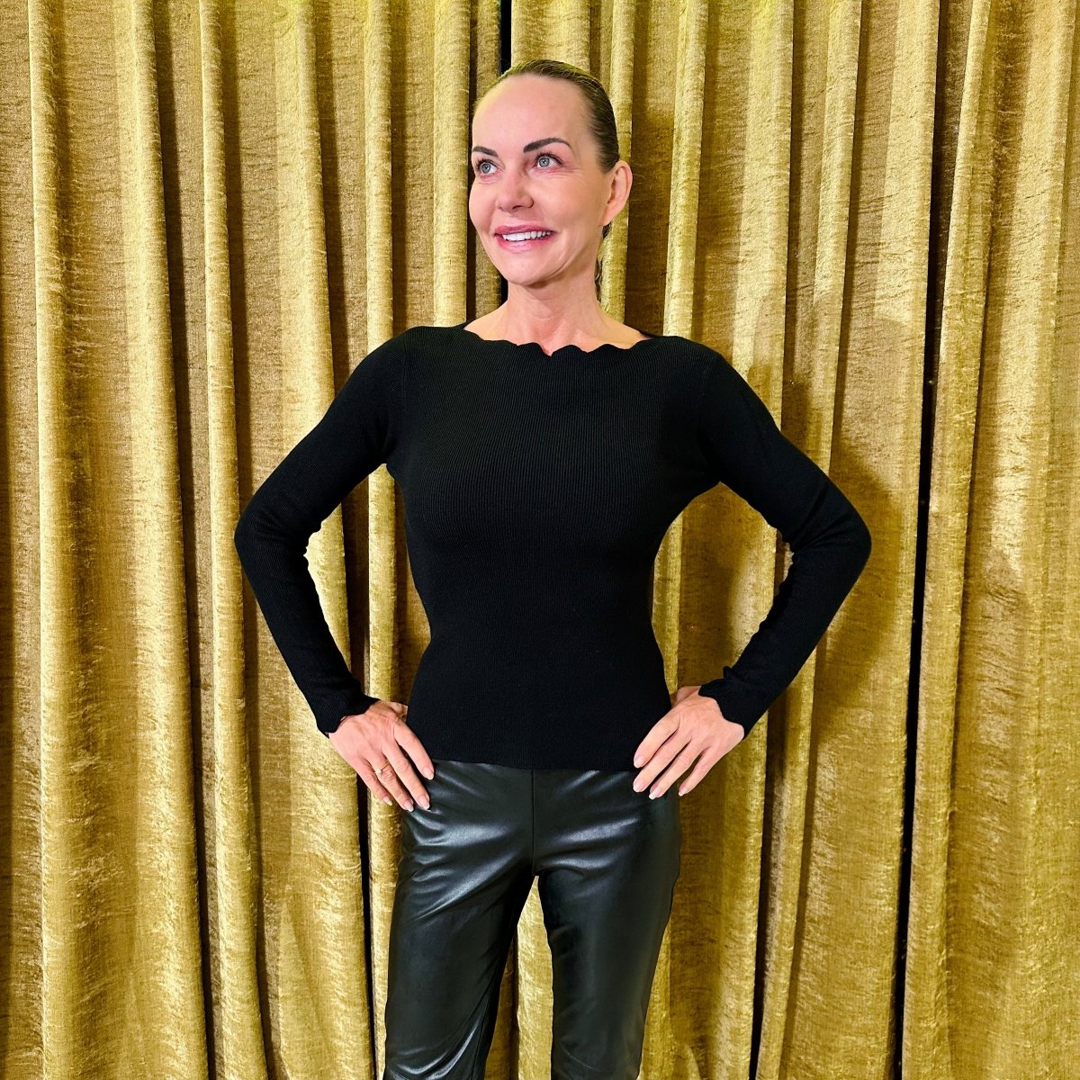 Svetrík oblúčik dlhý rukáv - Markiza Moda Italiana