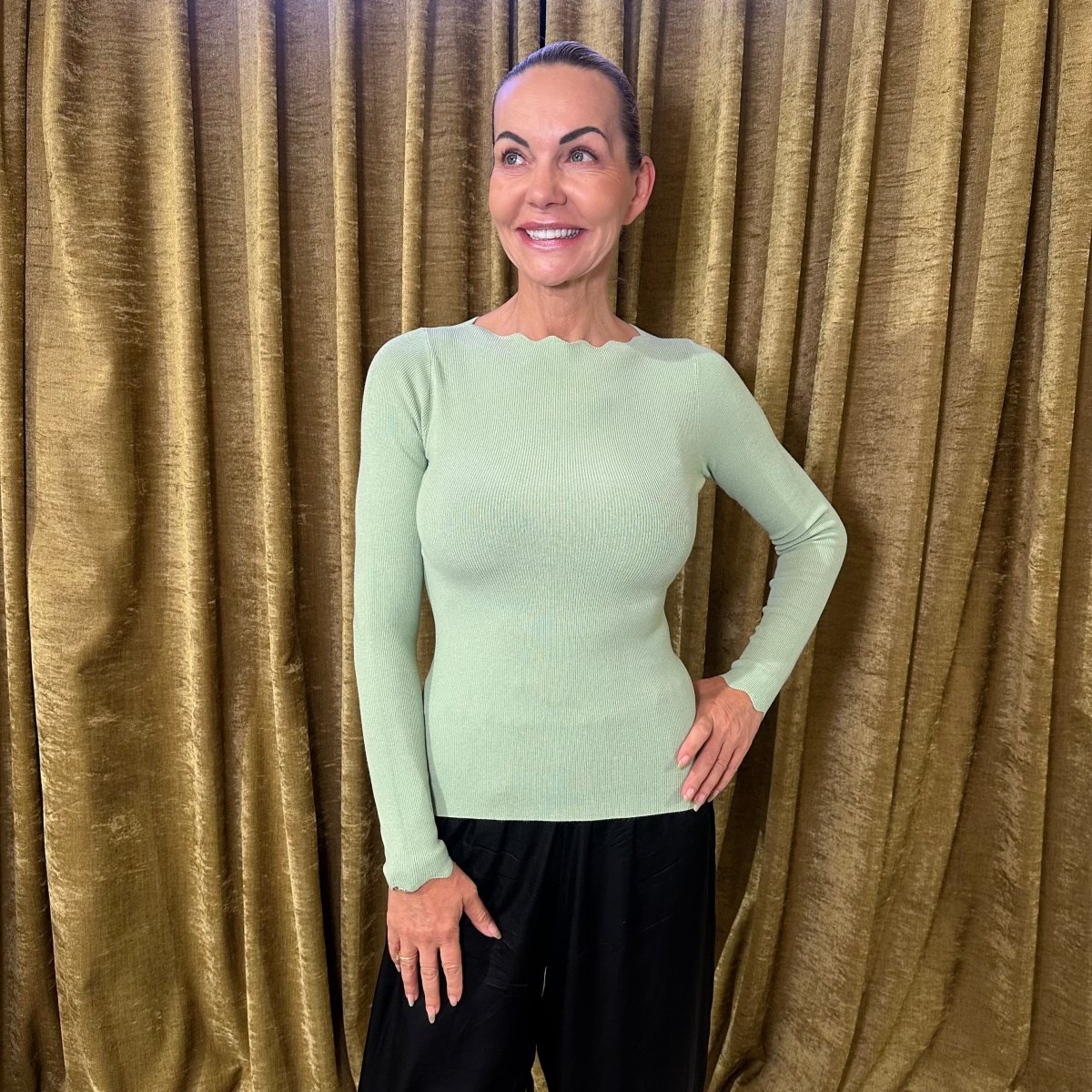 Svetrík oblúčik dlhý rukáv - Markiza Moda Italiana