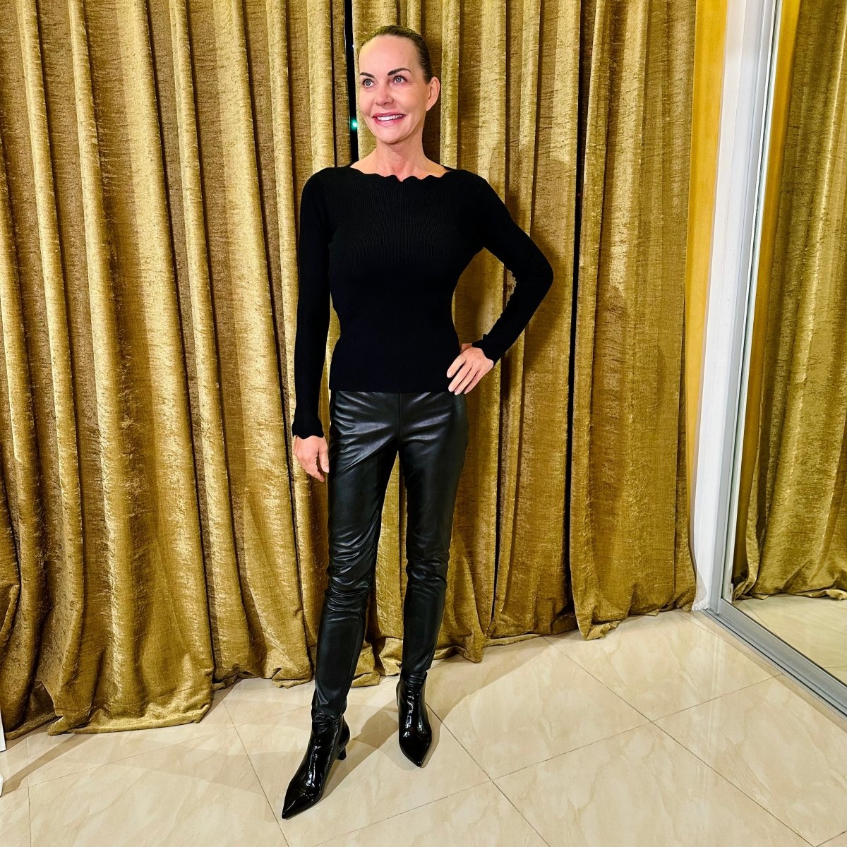 Svetrík oblúčik dlhý rukáv - Markiza Moda Italiana