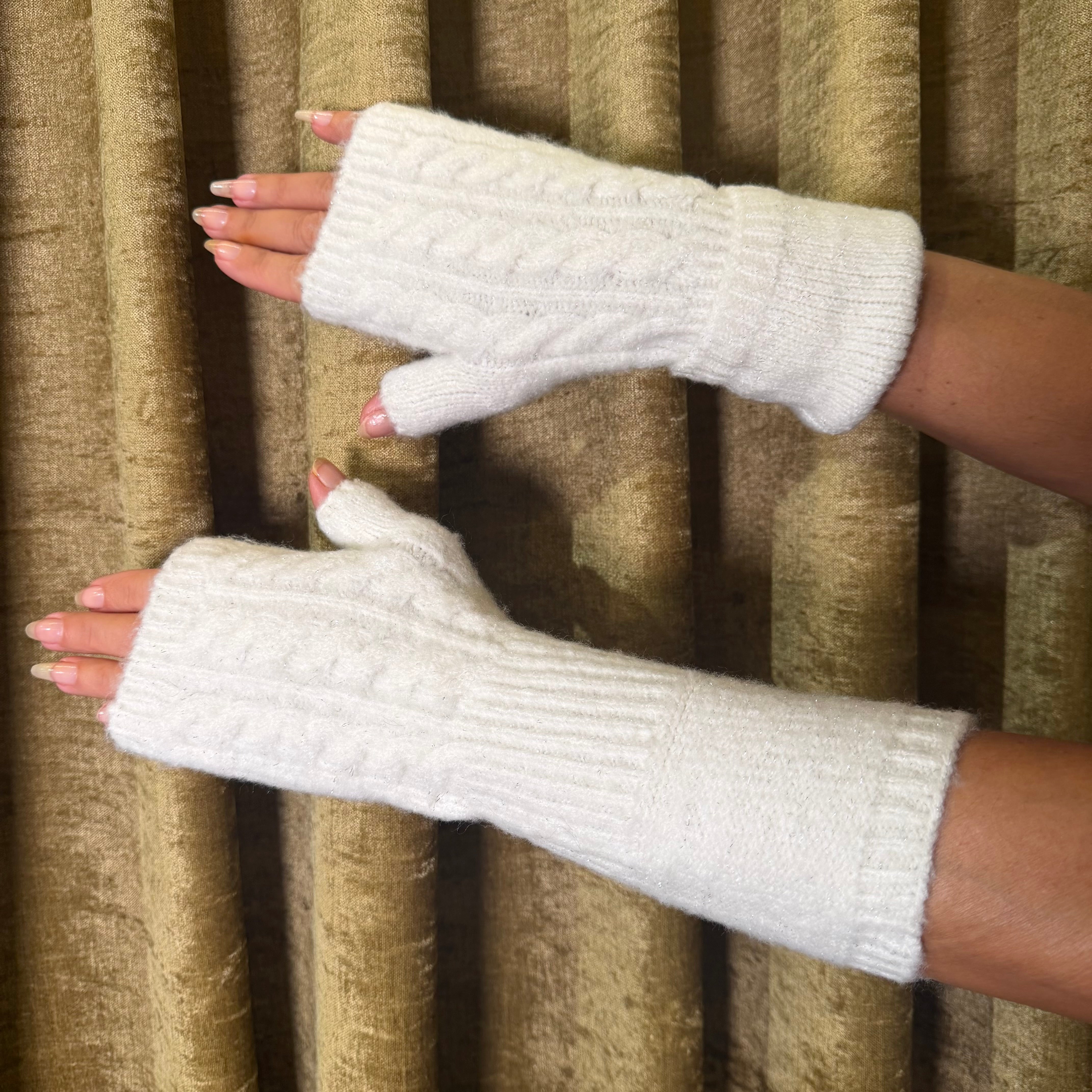 Rukavice s osmičkami